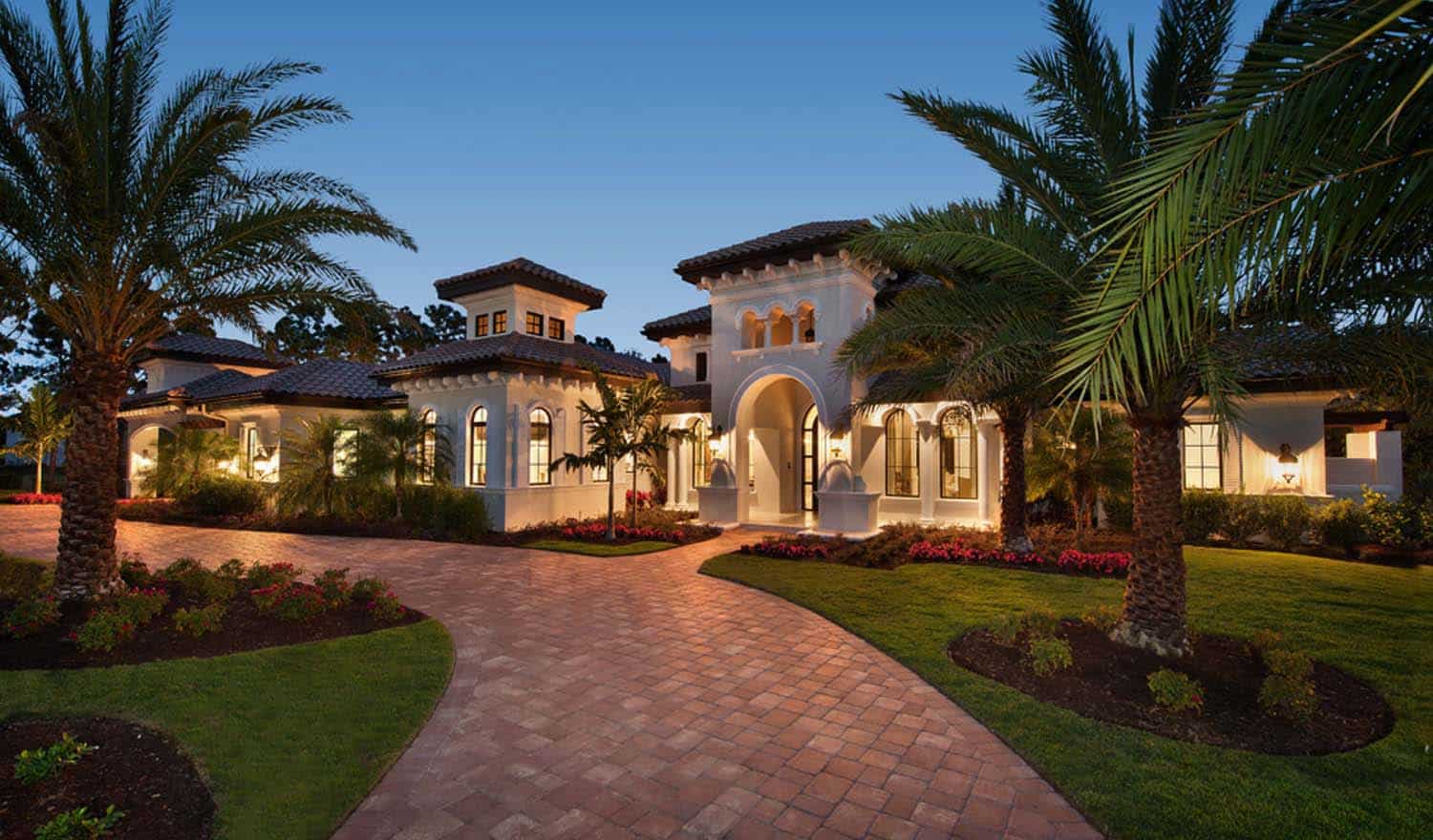 Beachside Villa in Naples